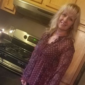 Meet your Posher, Debbie